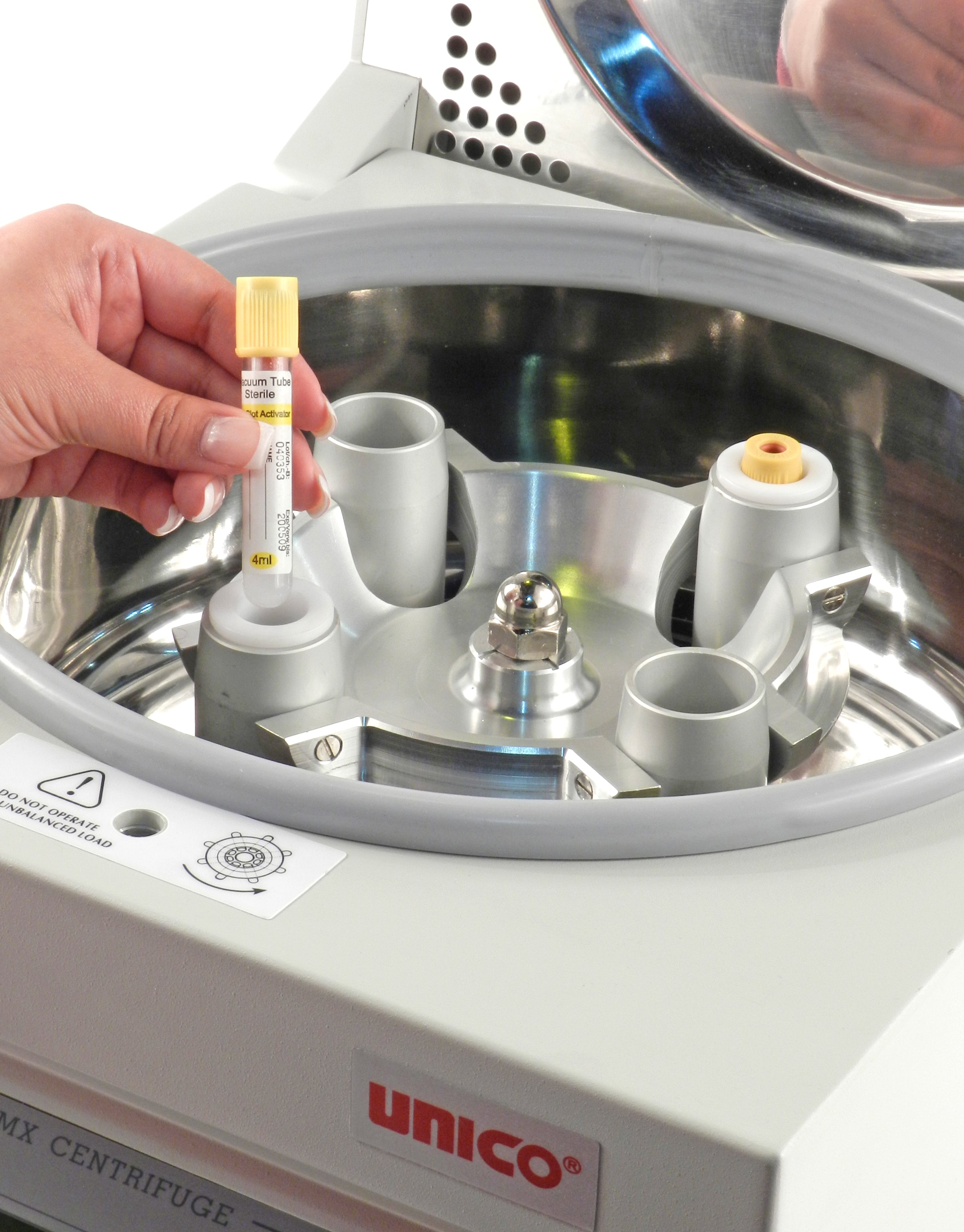 C8704 DX Centrifuge: 50ml Swing-Out Rotor, Quiet Operation